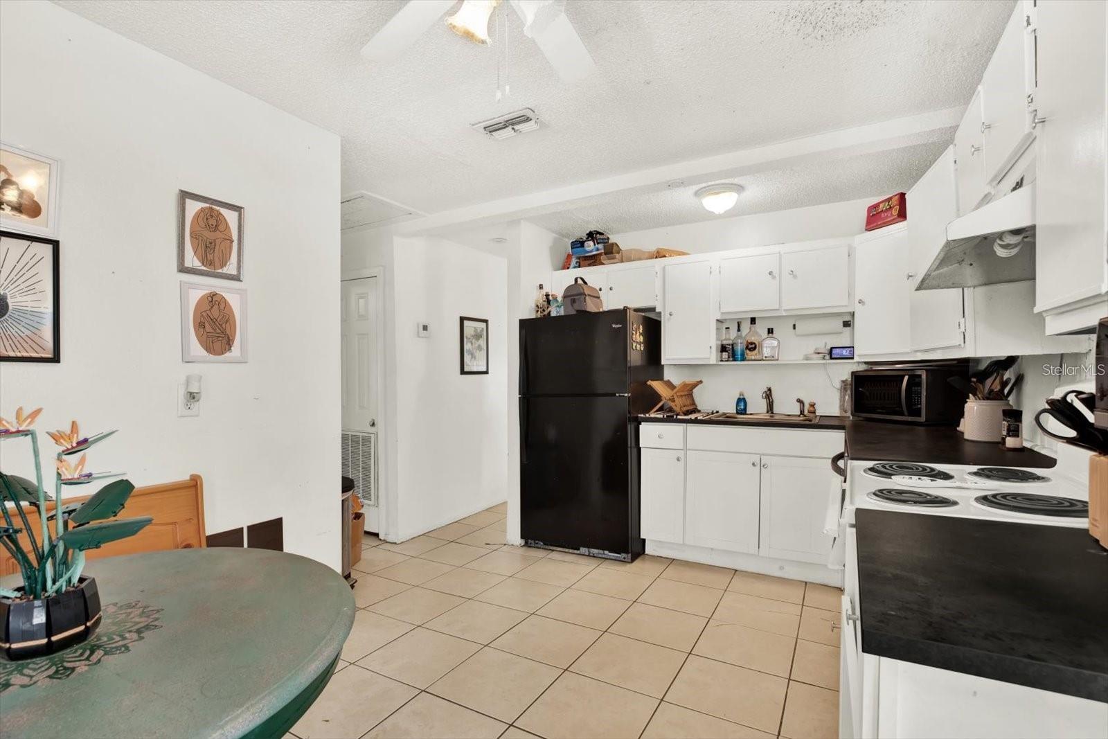 Listing photo id 5 for 7311 Ardenwood Street