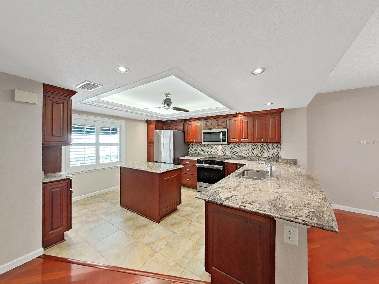 Image 15 of 50 For 465 Pinellas Bayway S 303