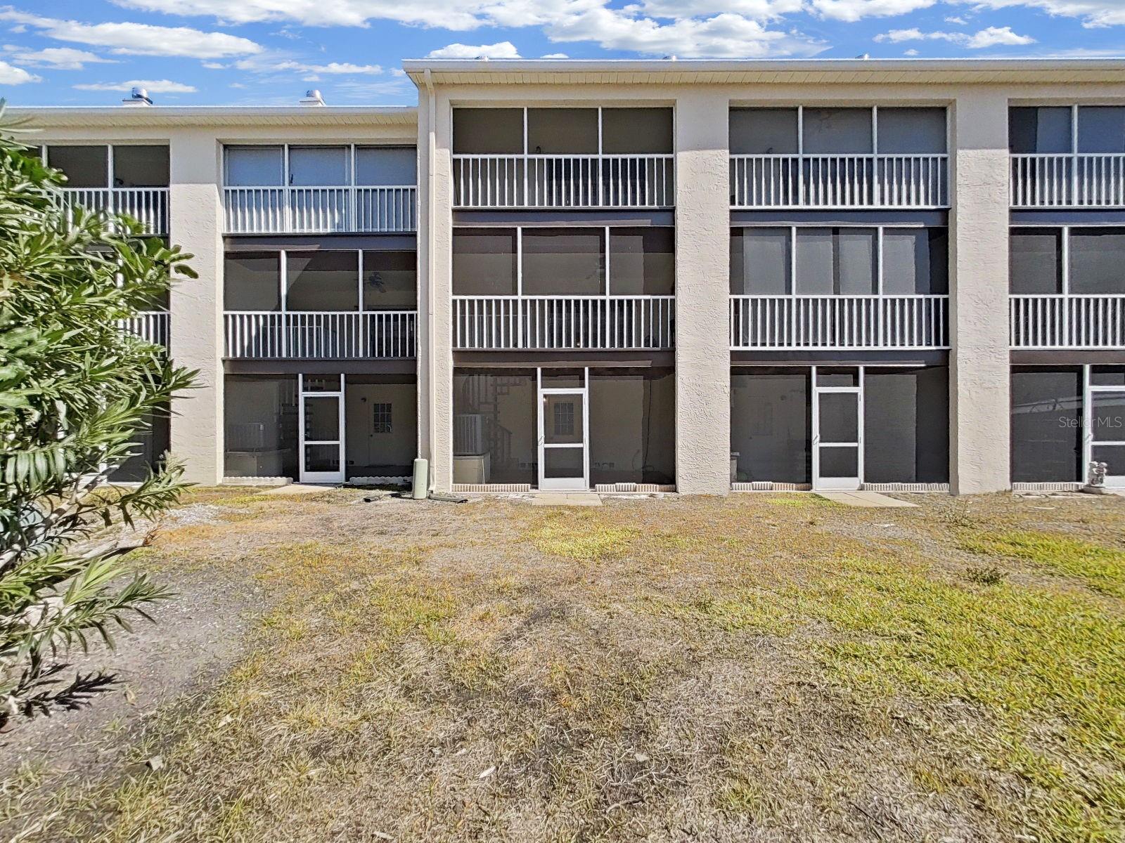 Image 48 of 50 For 465 Pinellas Bayway S 303