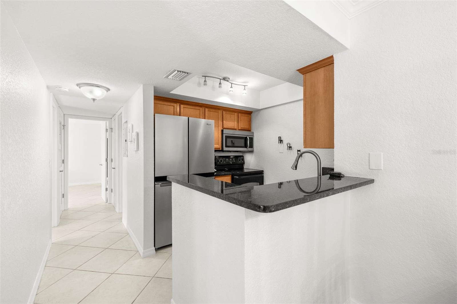 Image 13 of 30 For 710 Lyndhurst Street 223