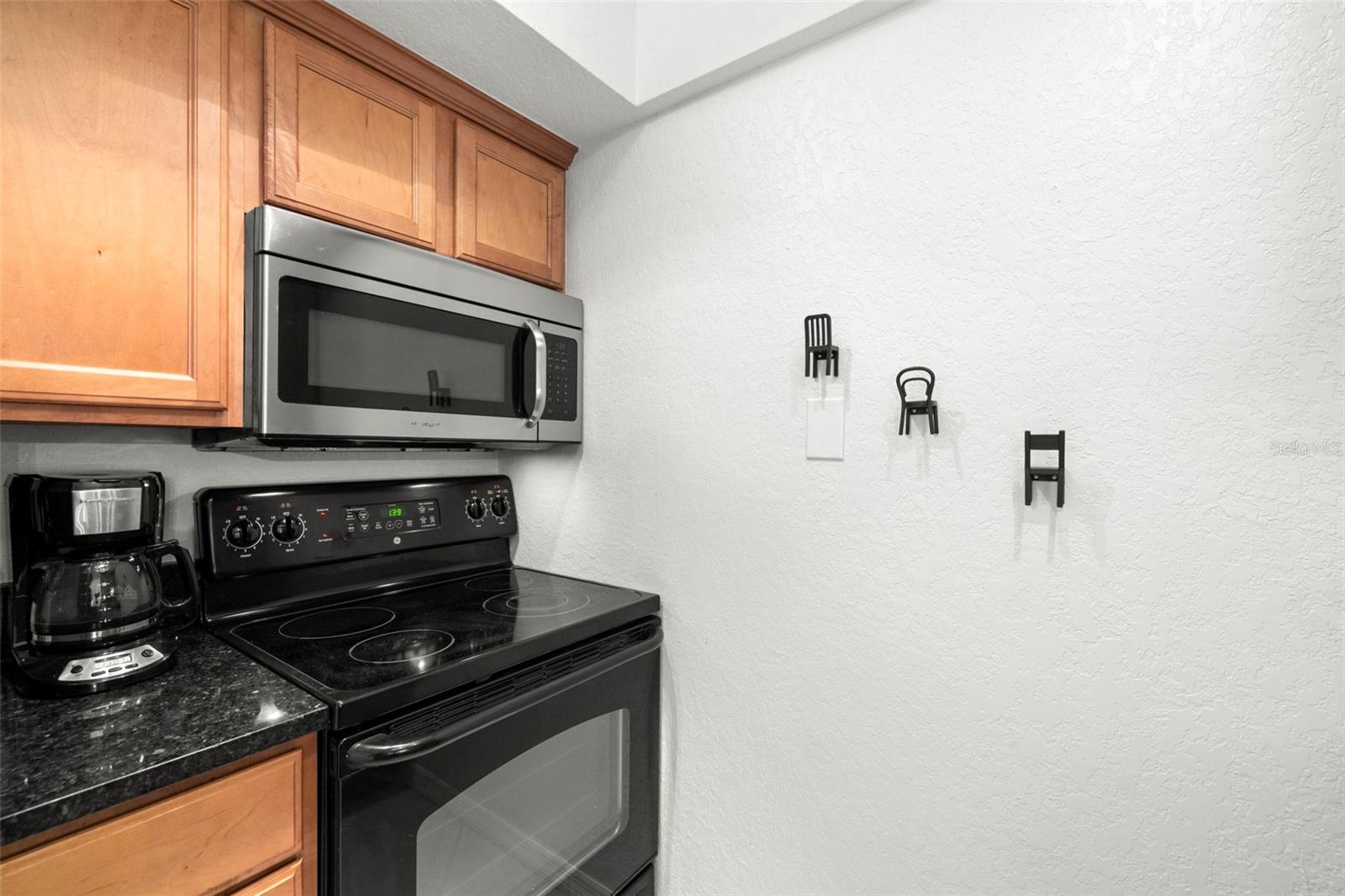 Image 15 of 30 For 710 Lyndhurst Street 223