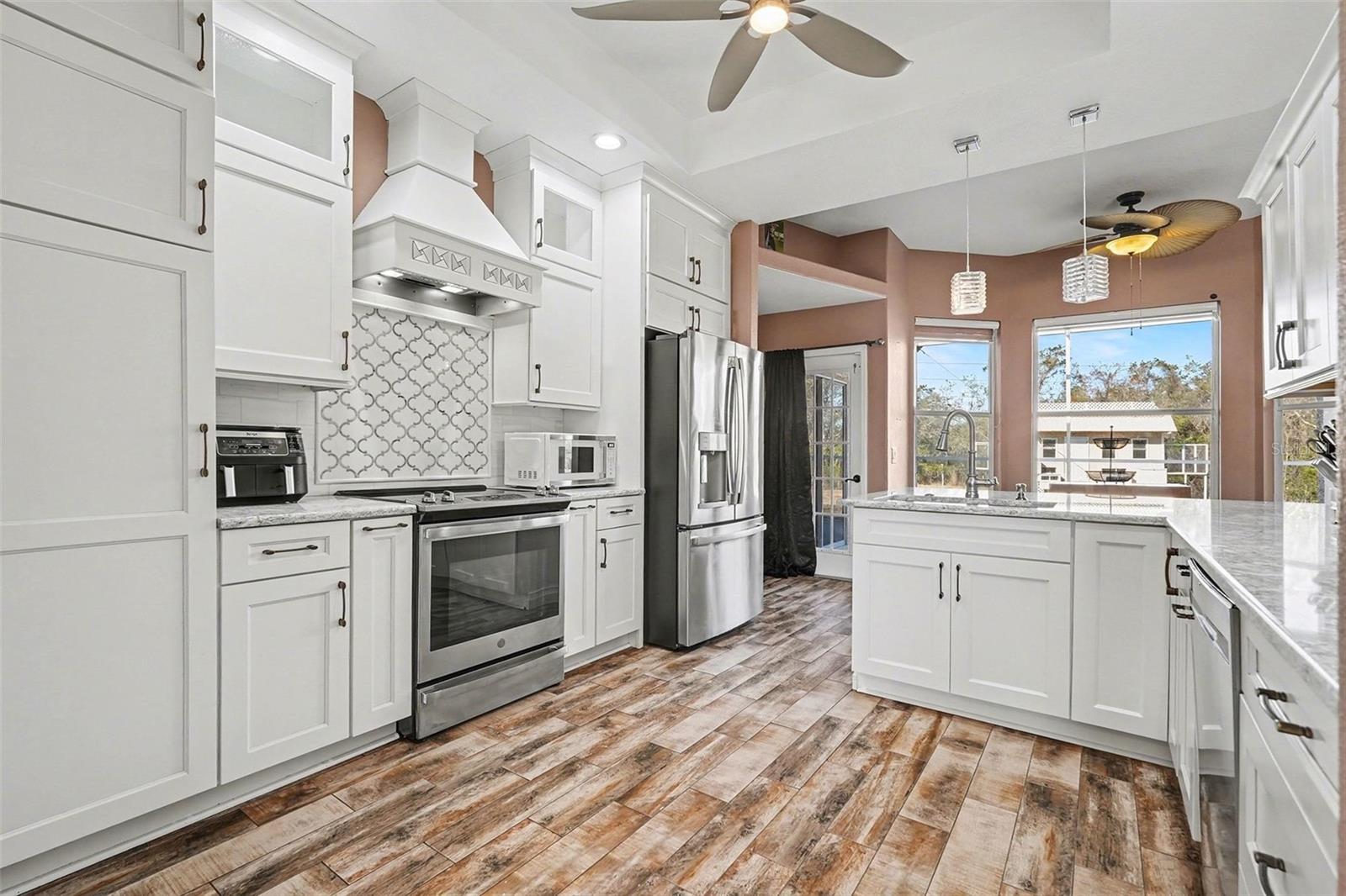 Listing photo id 10 for 16031 Donney Moor Lane