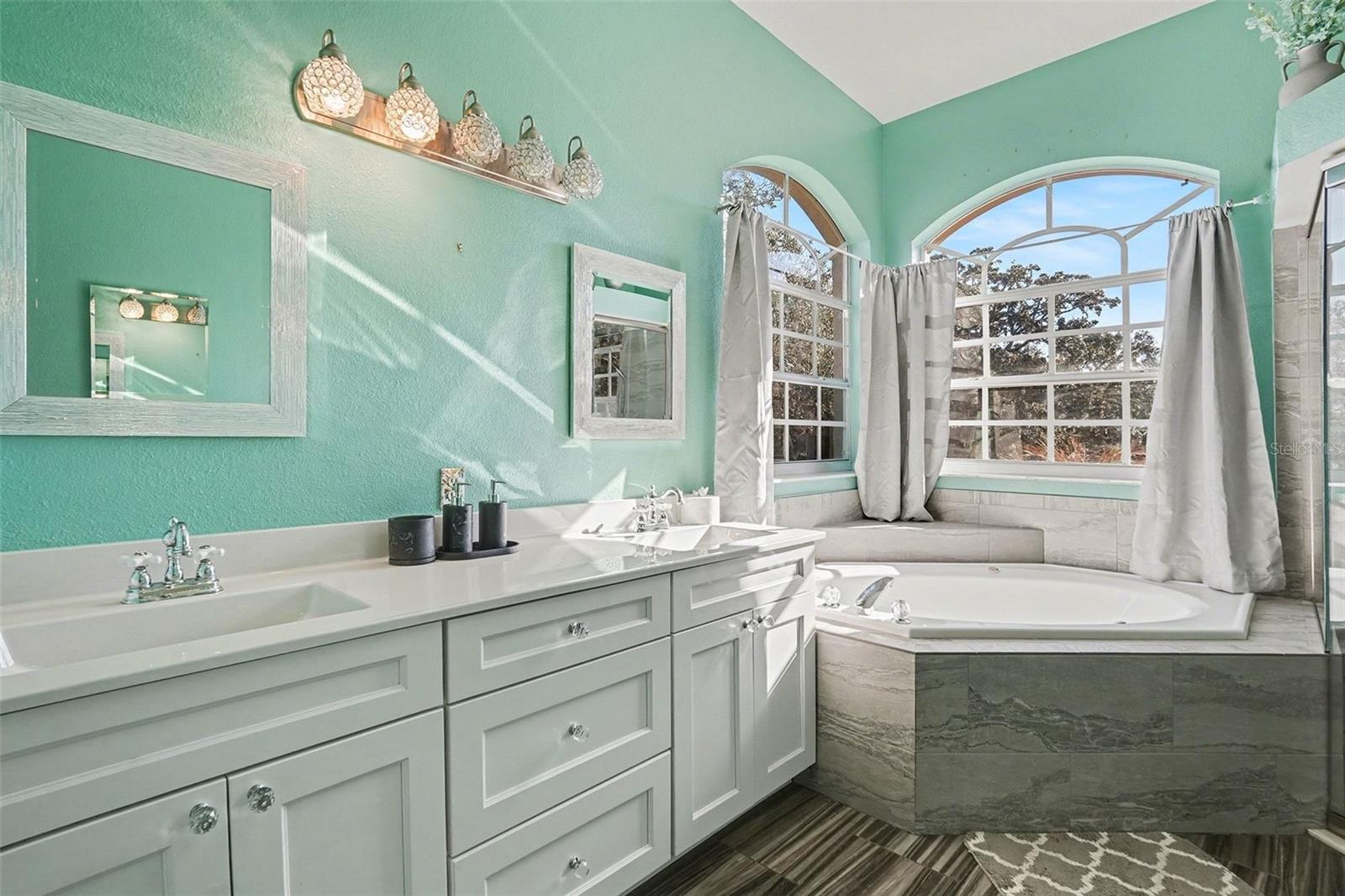 Listing photo id 17 for 16031 Donney Moor Lane