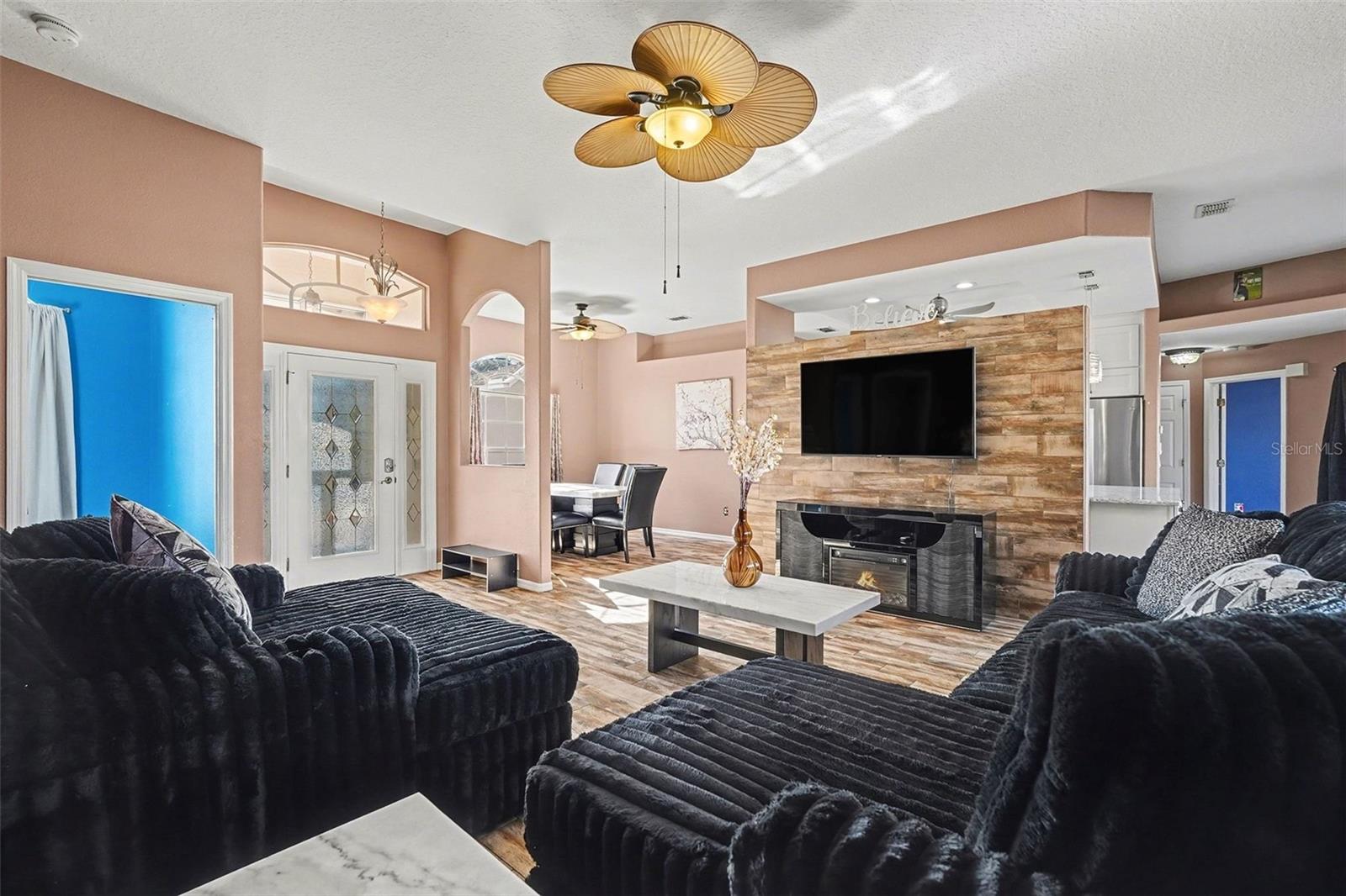 Listing photo id 5 for 16031 Donney Moor Lane