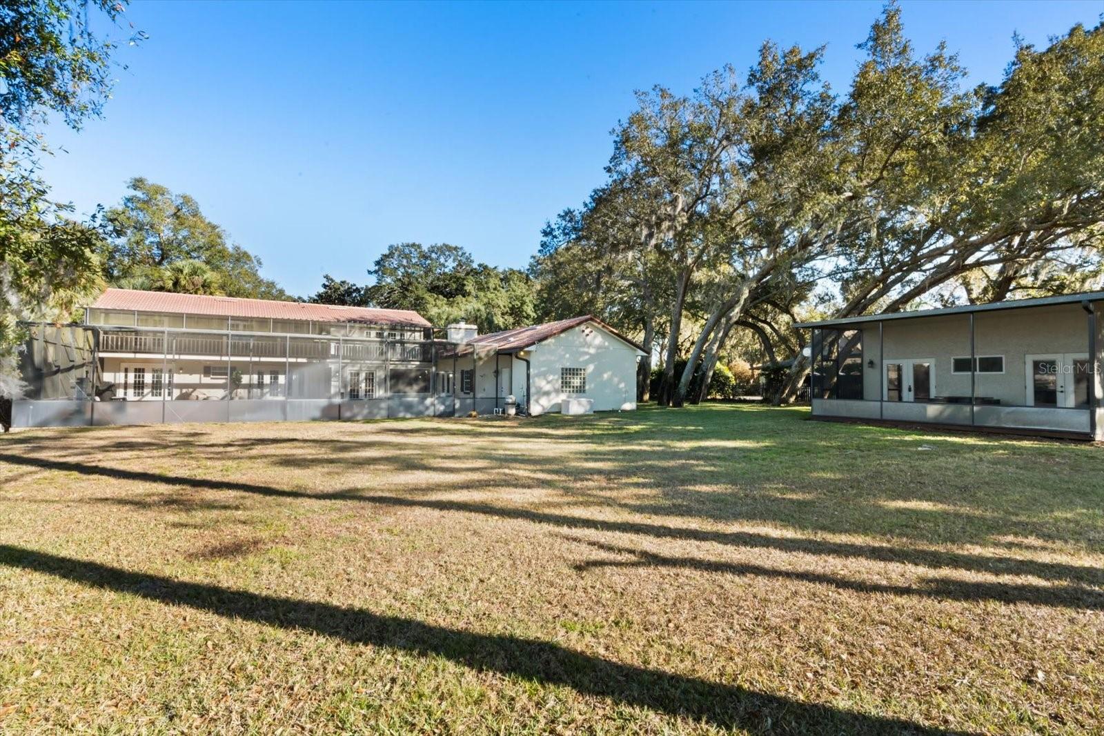 Image 35 of 53 For 501 Sweetwater Club Circle