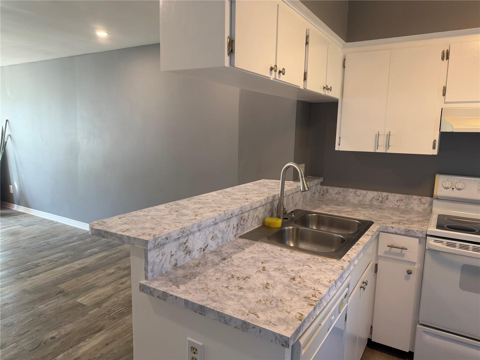 Image 3 of 19 For 6650 121st Avenue 6