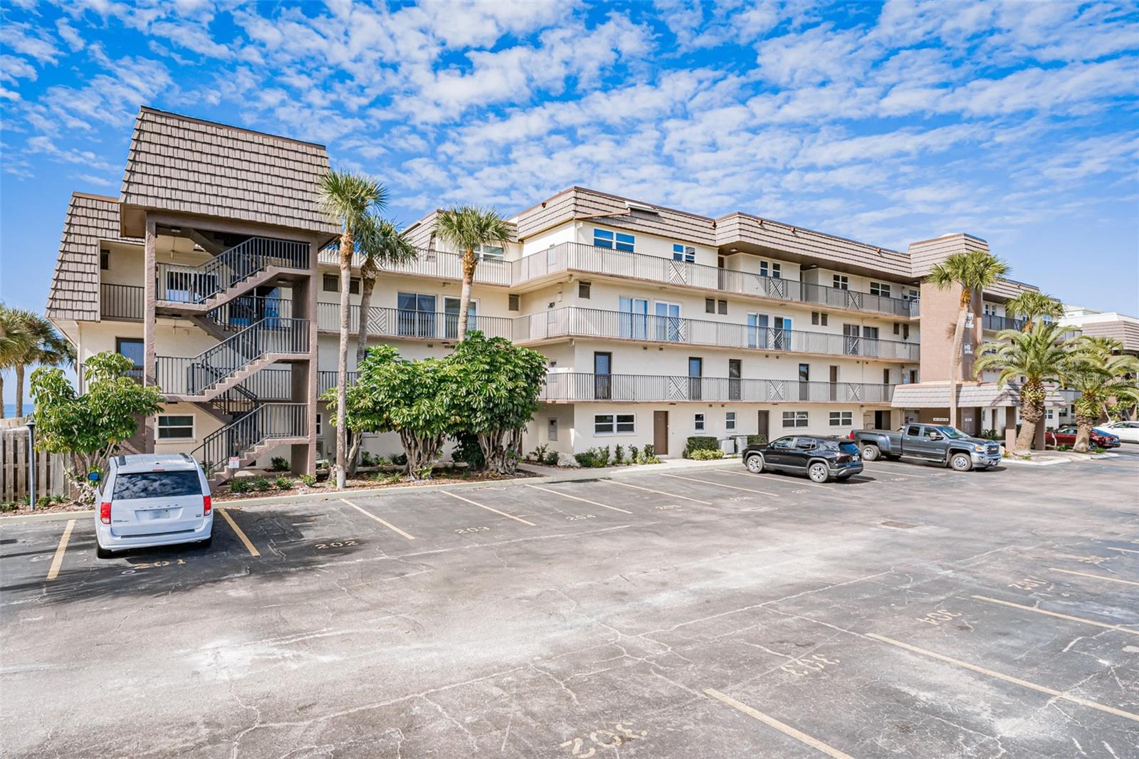 Image 44 of 53 For 60 Gulf Boulevard 203