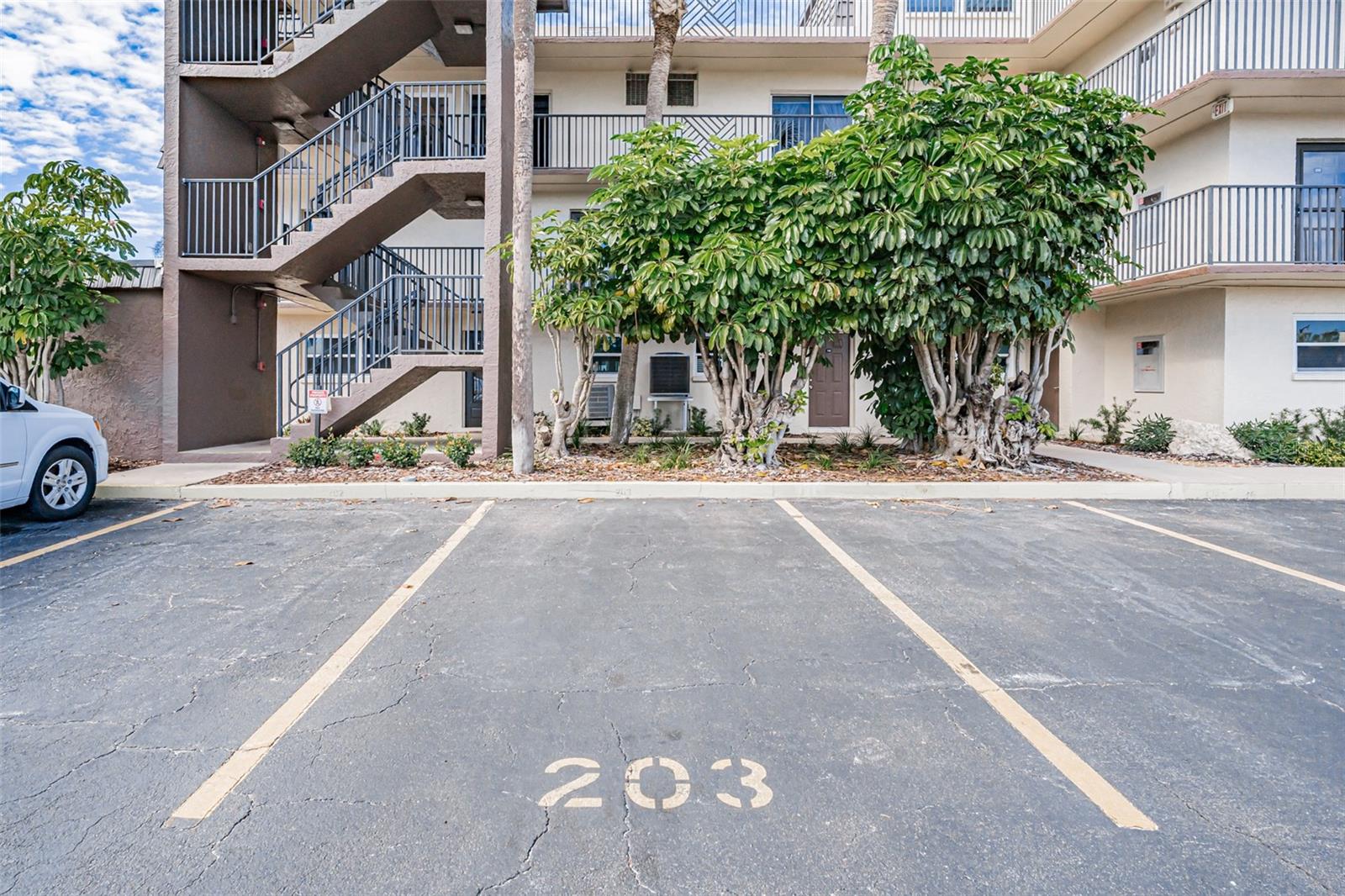 Image 48 of 53 For 60 Gulf Boulevard 203