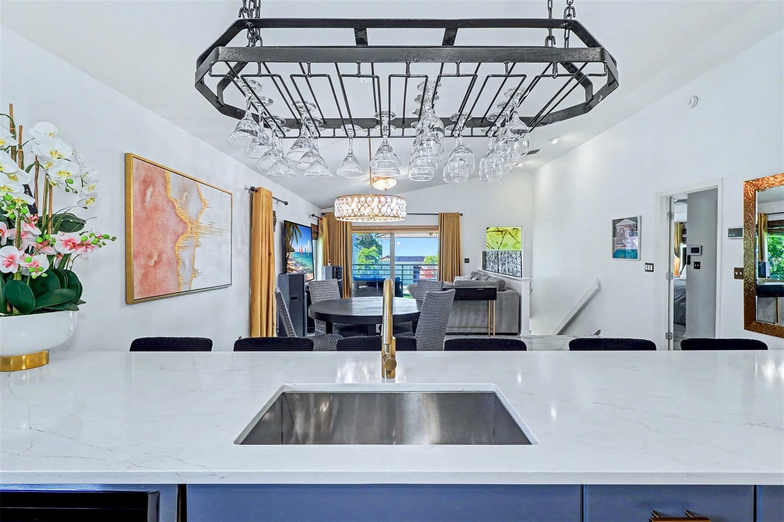 Listing photo id 12 for 15517 Gulf Boulevard