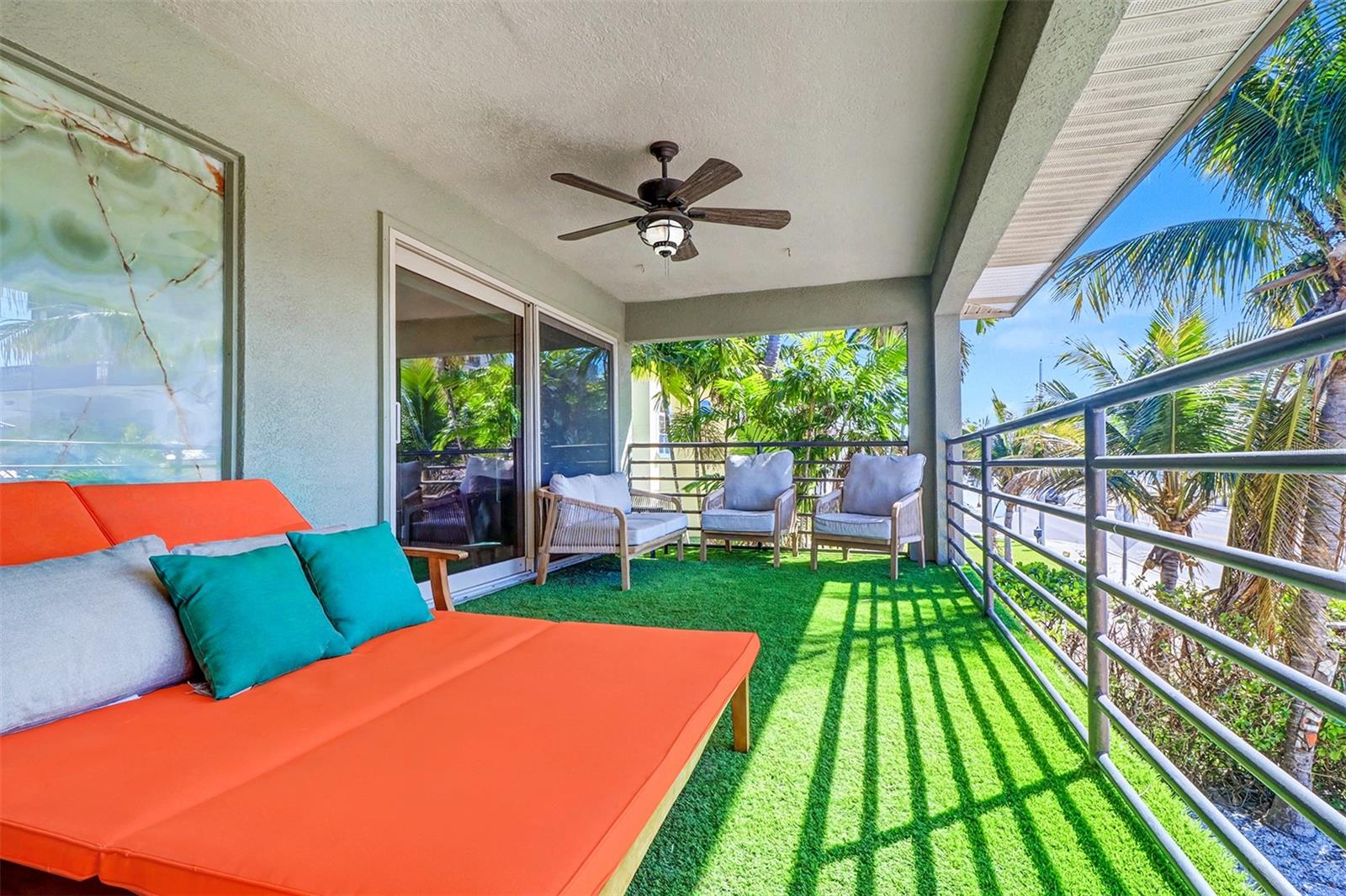 Listing photo id 15 for 15517 Gulf Boulevard