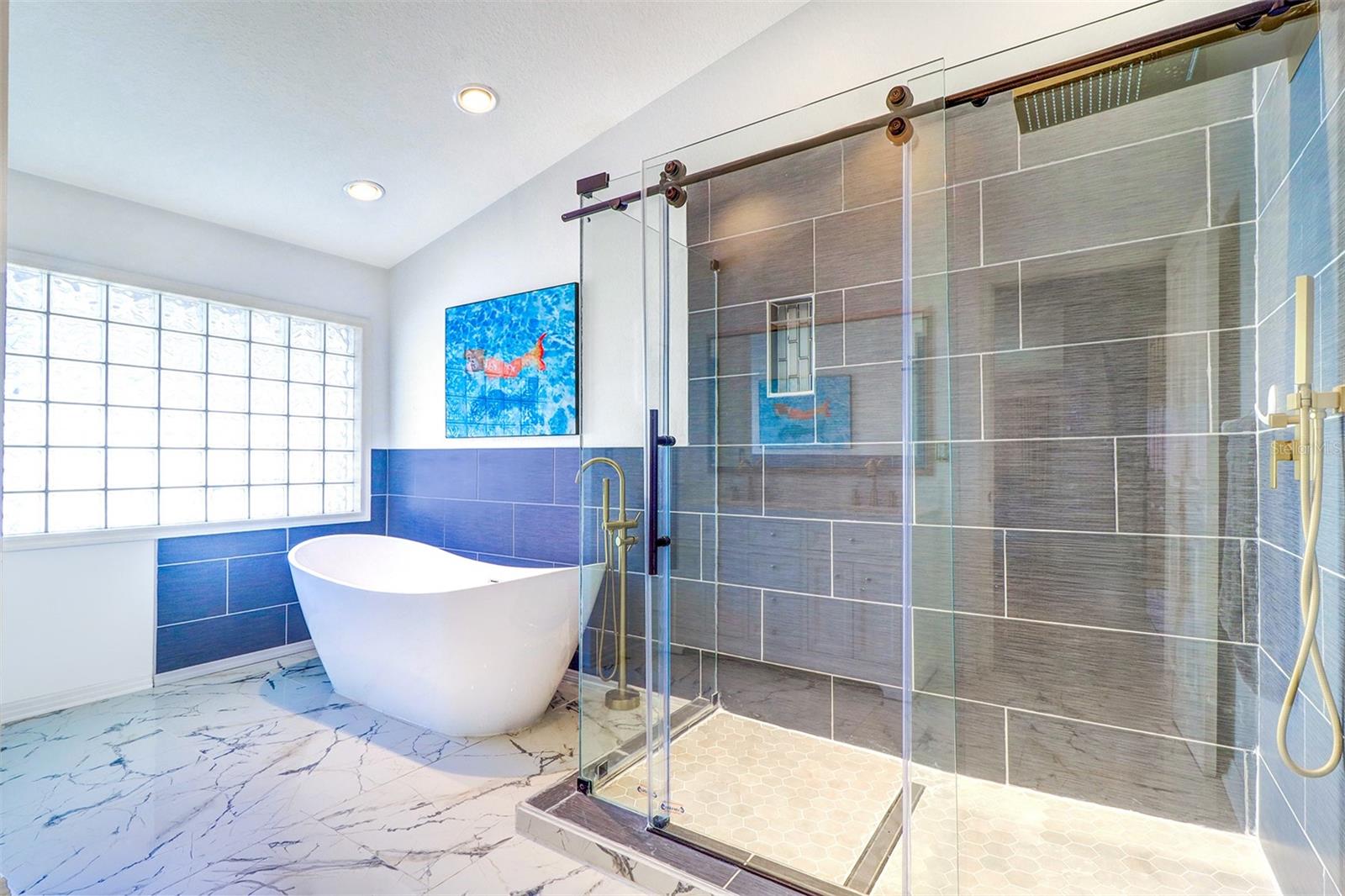 Listing photo id 17 for 15517 Gulf Boulevard