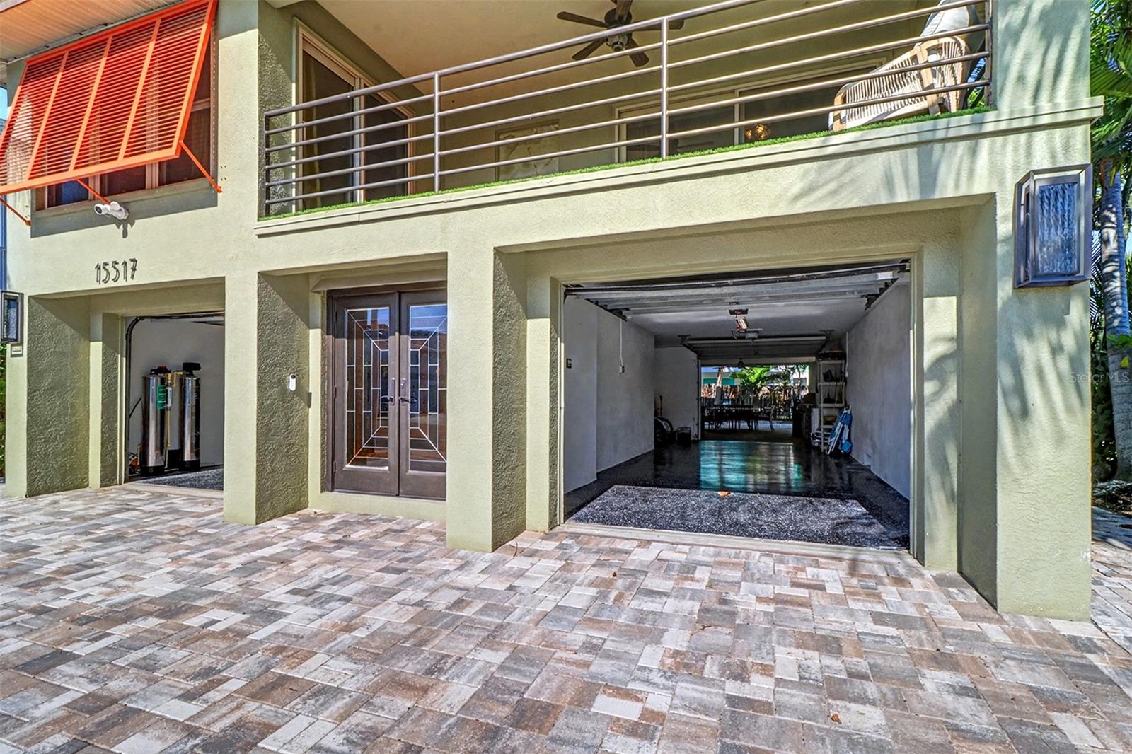 Listing photo id 27 for 15517 Gulf Boulevard