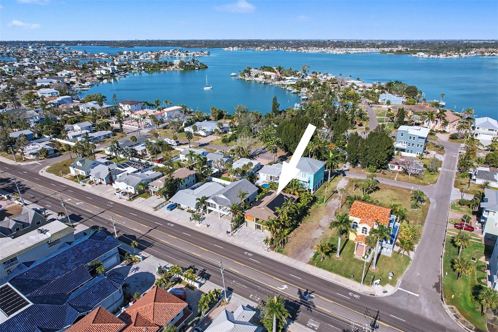 Listing photo id 40 for 15517 Gulf Boulevard