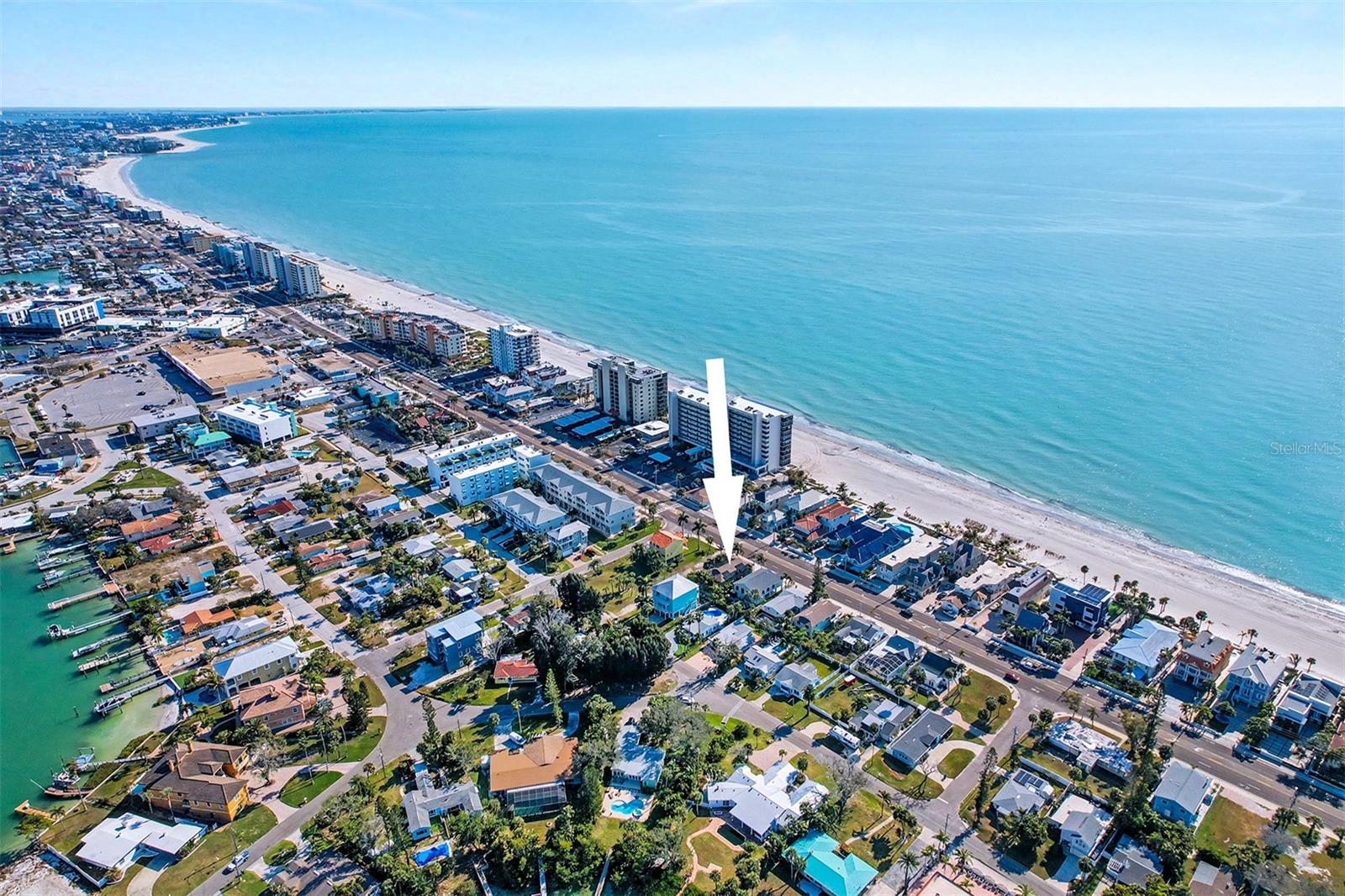 Listing photo id 42 for 15517 Gulf Boulevard