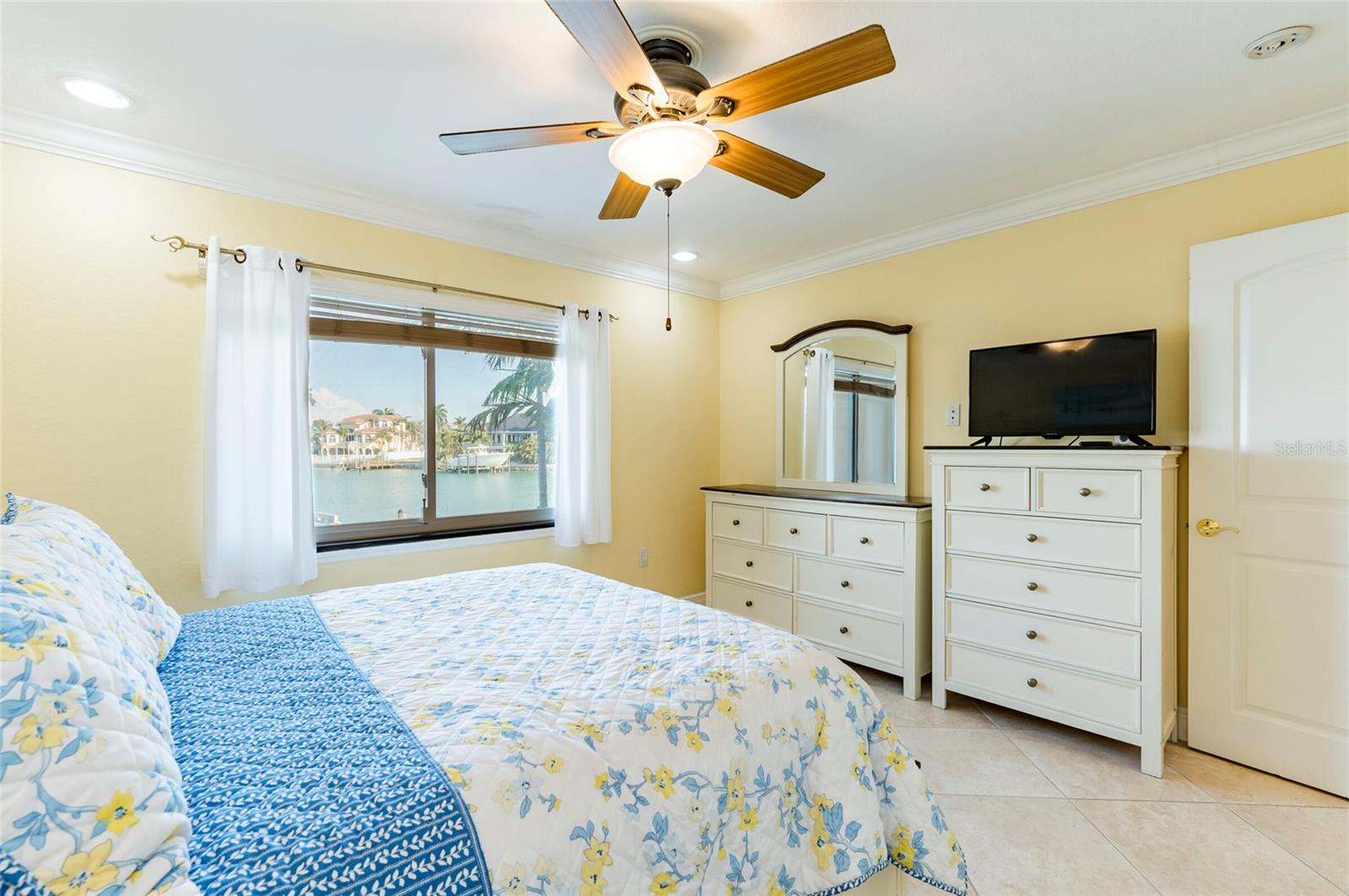 Image 15 of 31 For 11605 3rd Street E 207