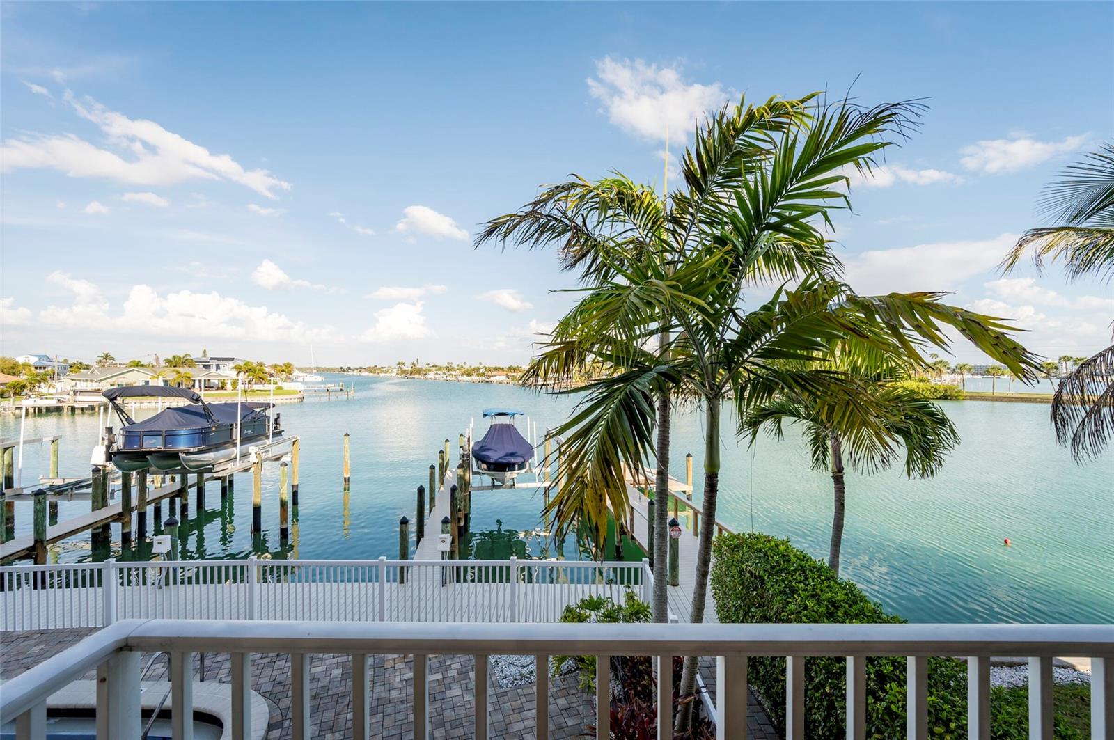 Image 18 of 31 For 11605 3rd Street E 207