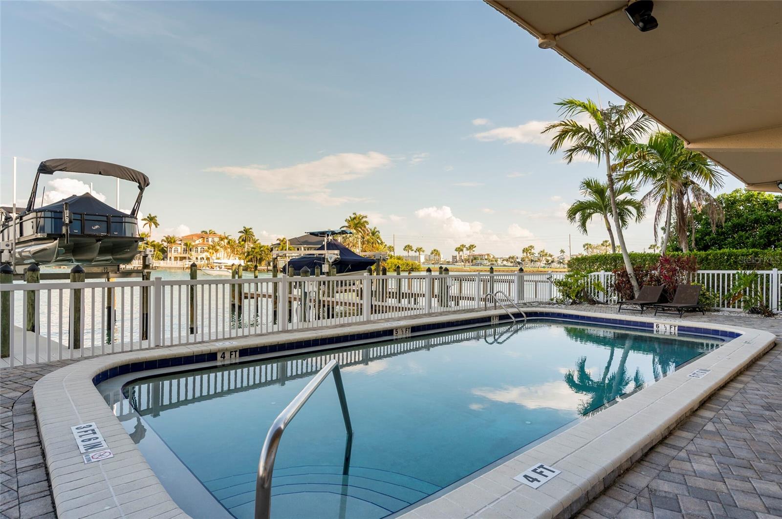 Image 21 of 31 For 11605 3rd Street E 207