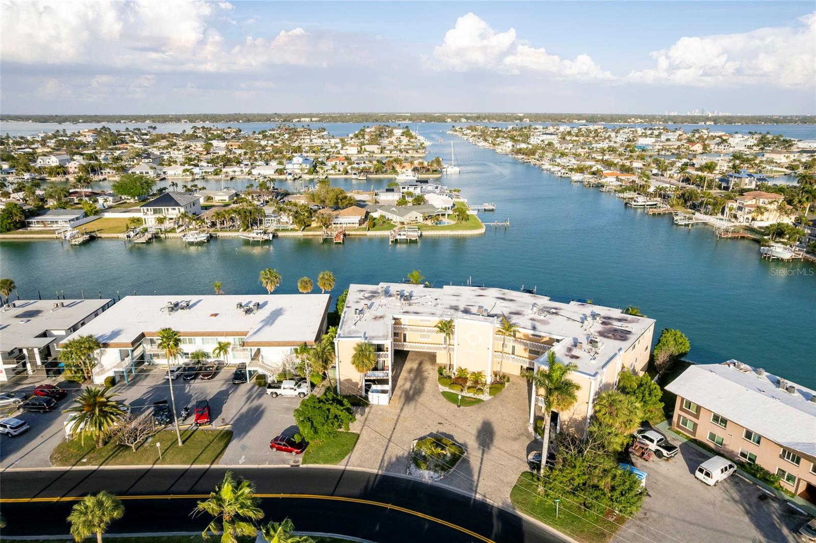 Image 27 of 31 For 11605 3rd Street E 207