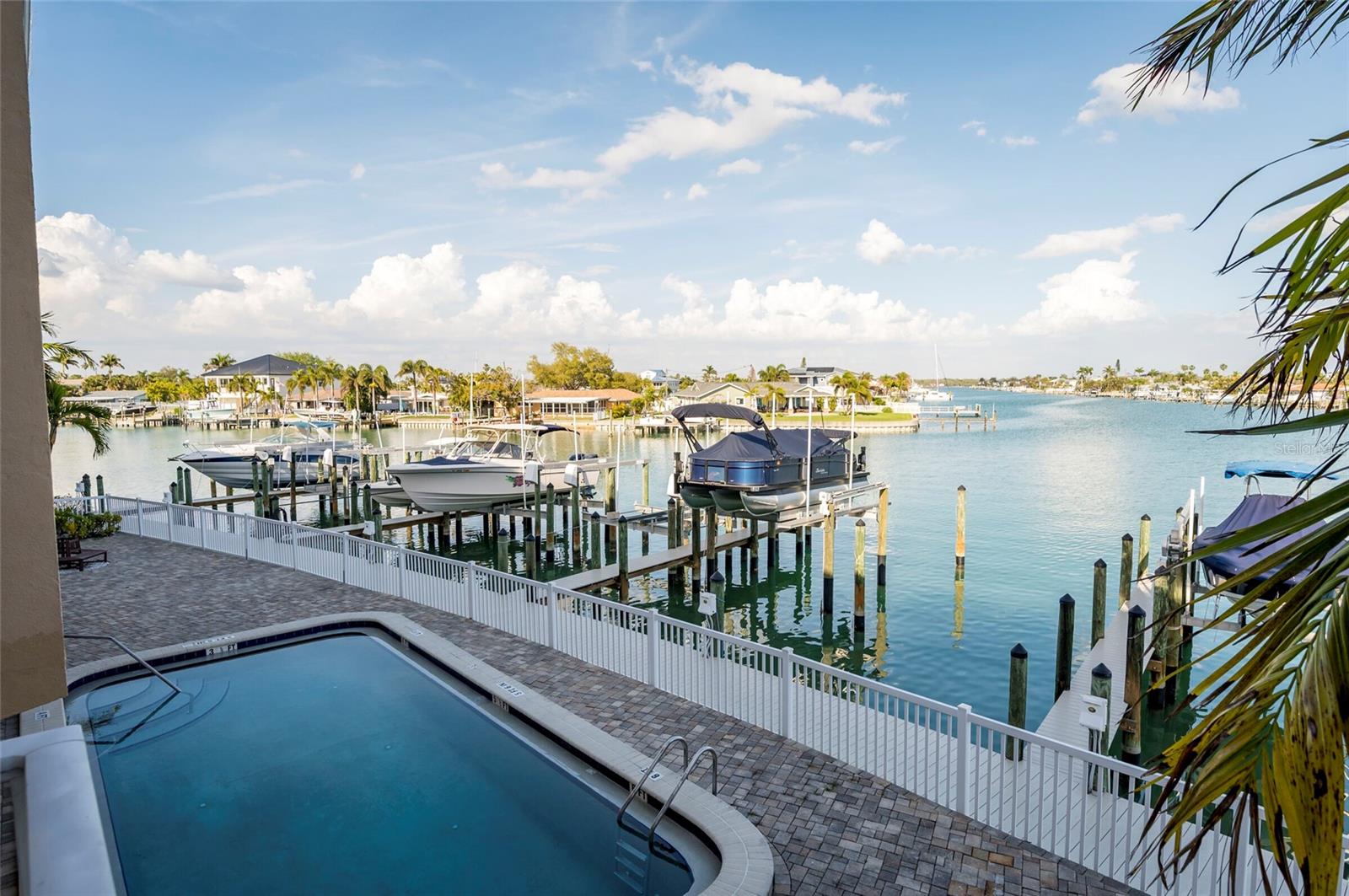 Image 3 of 31 For 11605 3rd Street E 207