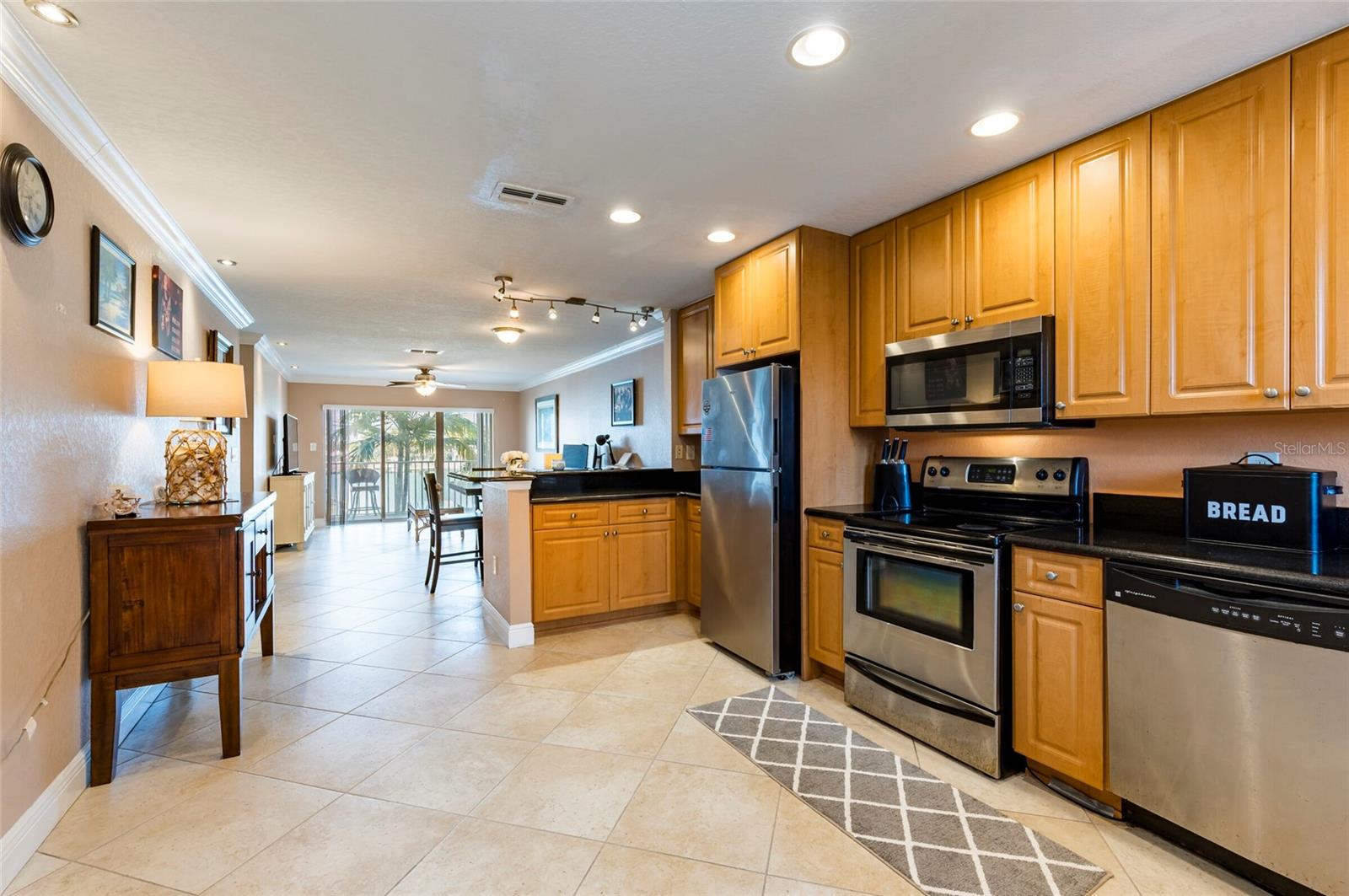 Image 5 of 31 For 11605 3rd Street E 207