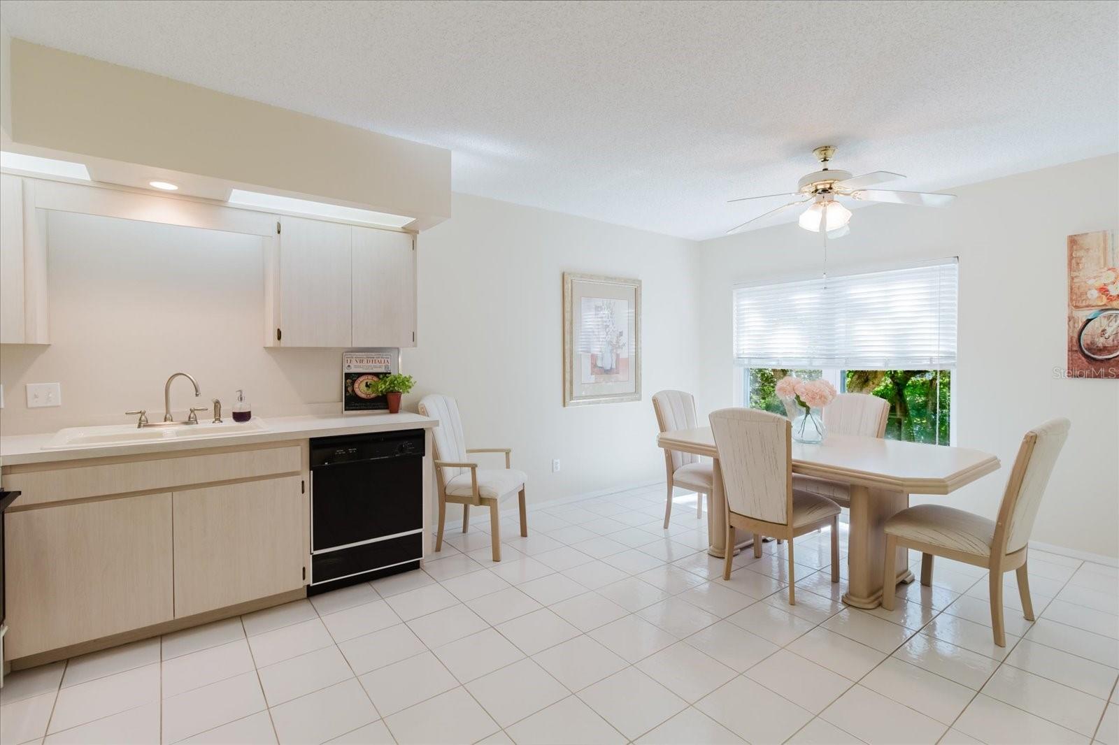 Image 15 of 75 For 2209 Utopian Drive E 207