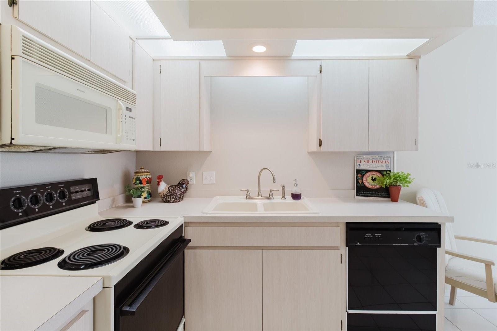 Image 16 of 75 For 2209 Utopian Drive E 207