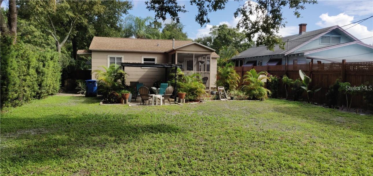 Listing photo id 0 for 2122 6th Avenue N