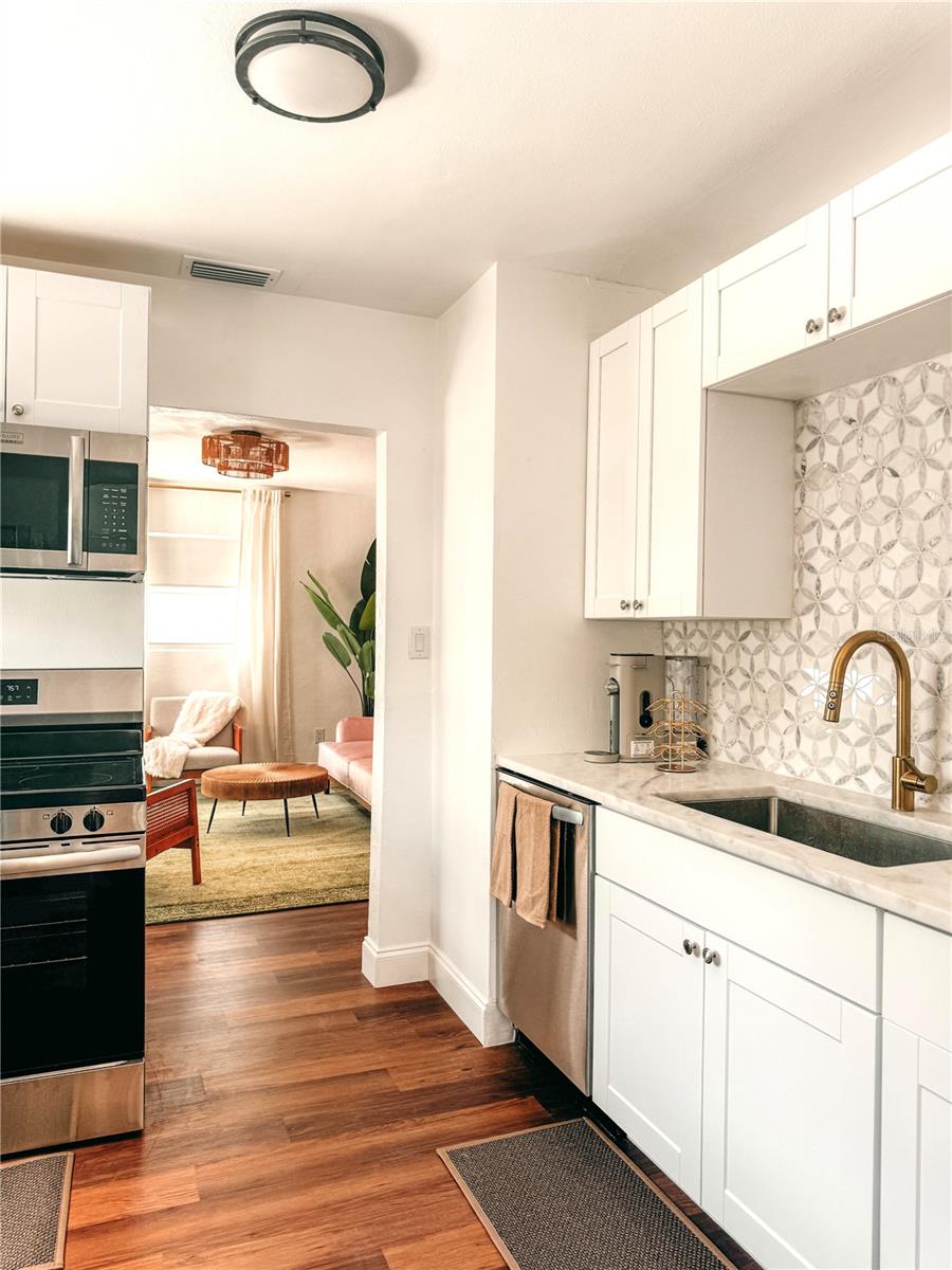 Image 5 of 30 For 107 4th Avenue