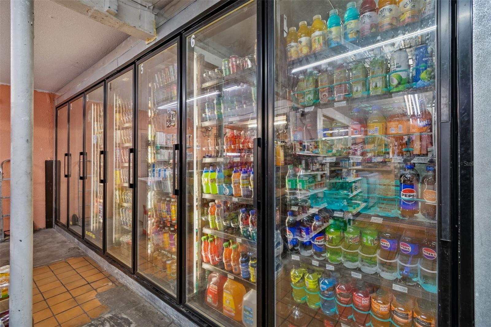 Image 4 of 22 For 1664 15th Avenue S