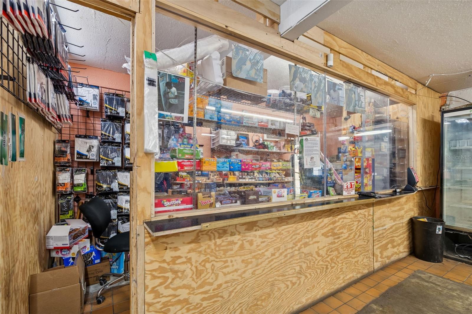 Image 6 of 22 For 1664 15th Avenue S