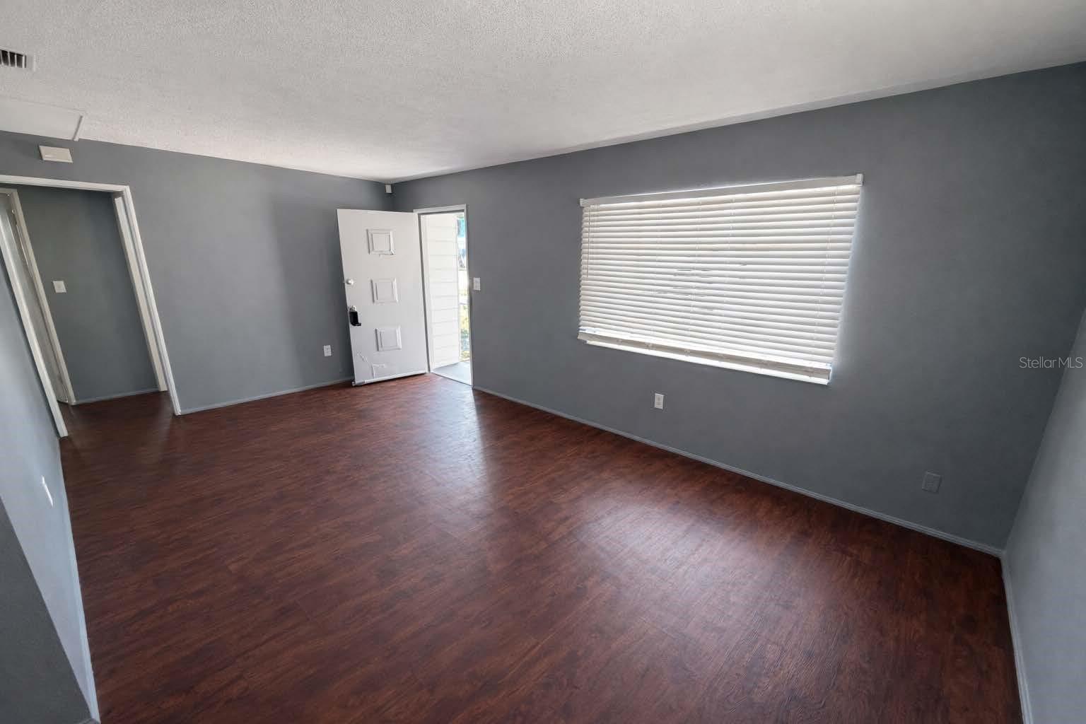 Image 11 of 17 For 2332 Grove Street S