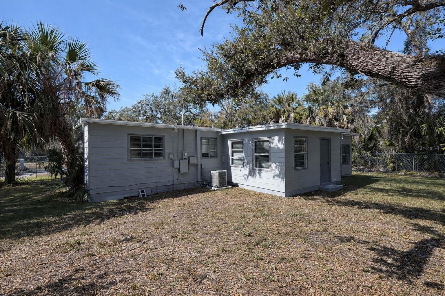 Image 13 of 17 For 2332 Grove Street S