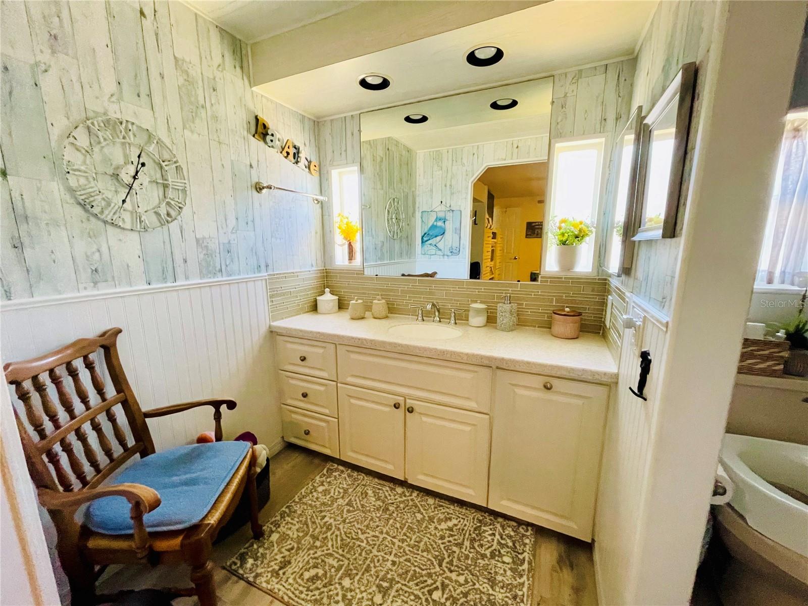 Image 13 of 31 For 105 Pinebark Drive