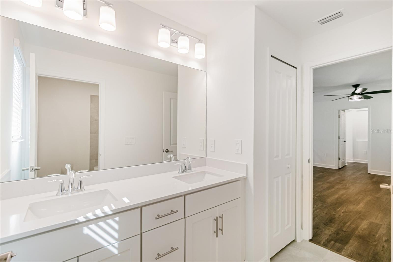 Image 21 of 53 For 17777 Saddleback Loop