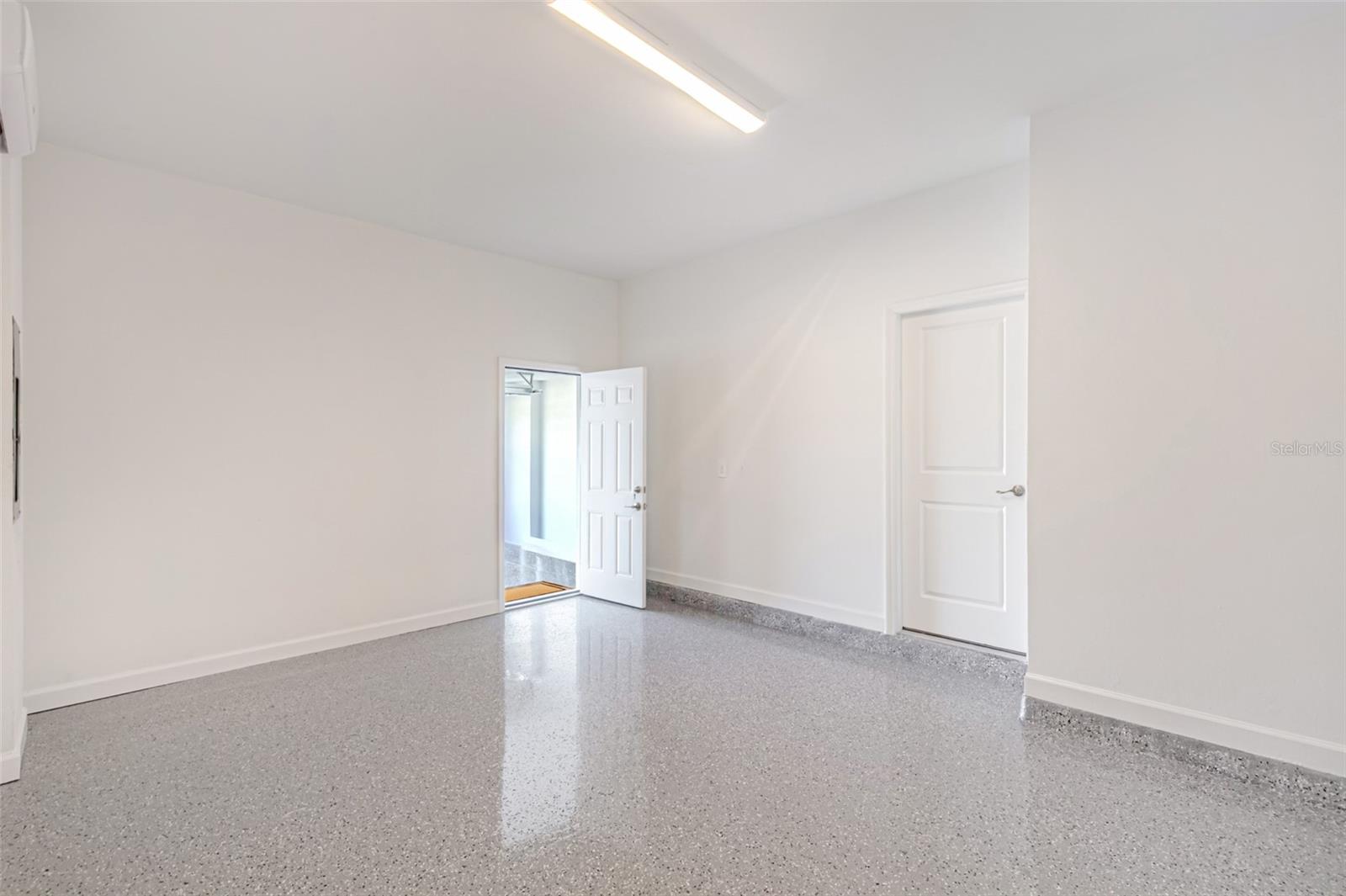 Image 27 of 53 For 17777 Saddleback Loop