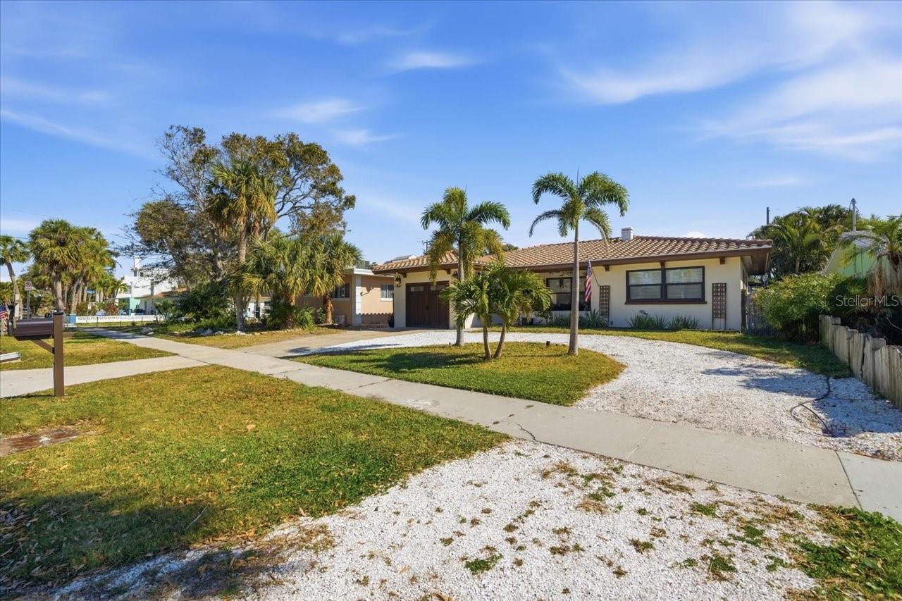 Image 11 of 75 For 937 Bruce Avenue