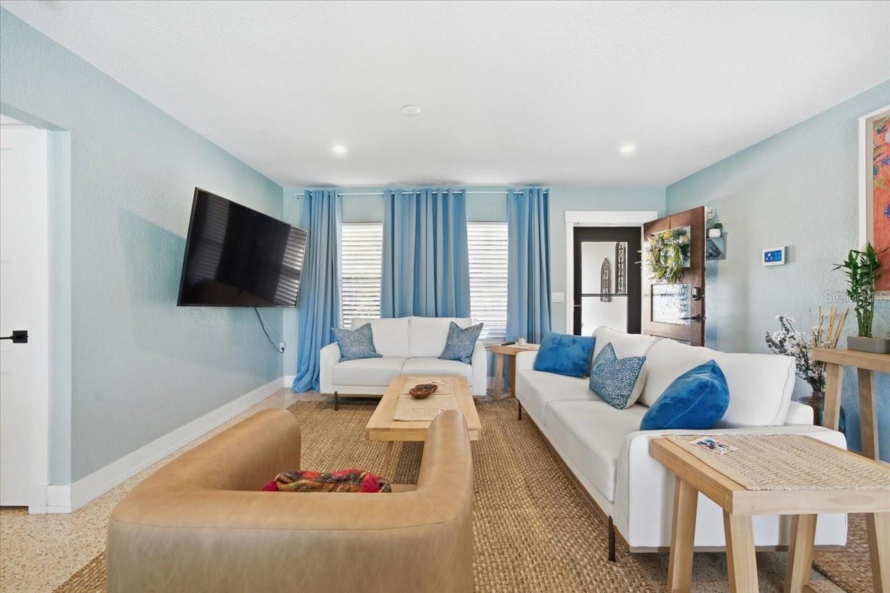 Image 13 of 75 For 937 Bruce Avenue