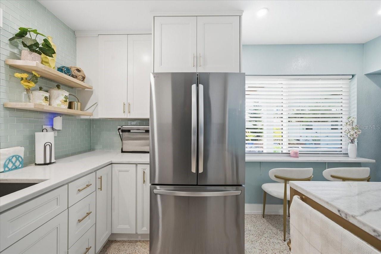 Image 23 of 75 For 937 Bruce Avenue