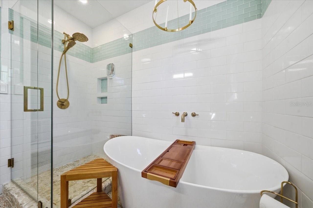 Image 39 of 75 For 937 Bruce Avenue