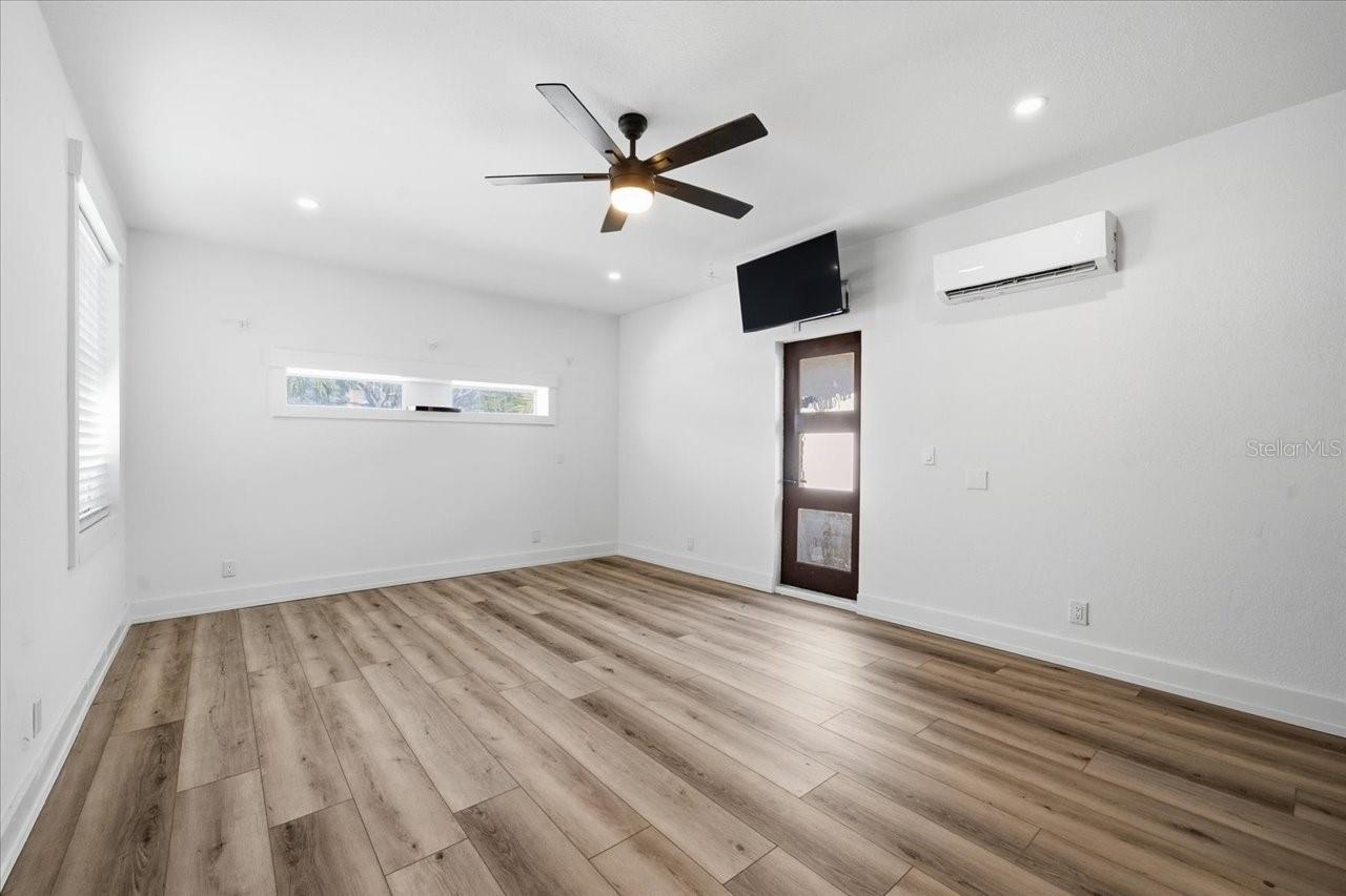 Image 40 of 75 For 937 Bruce Avenue