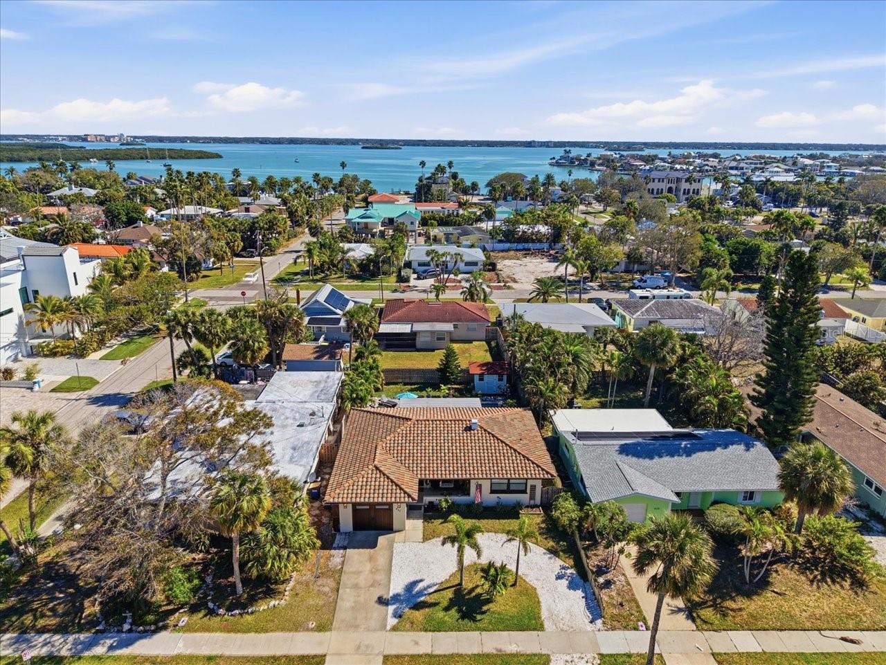 Image 5 of 75 For 937 Bruce Avenue