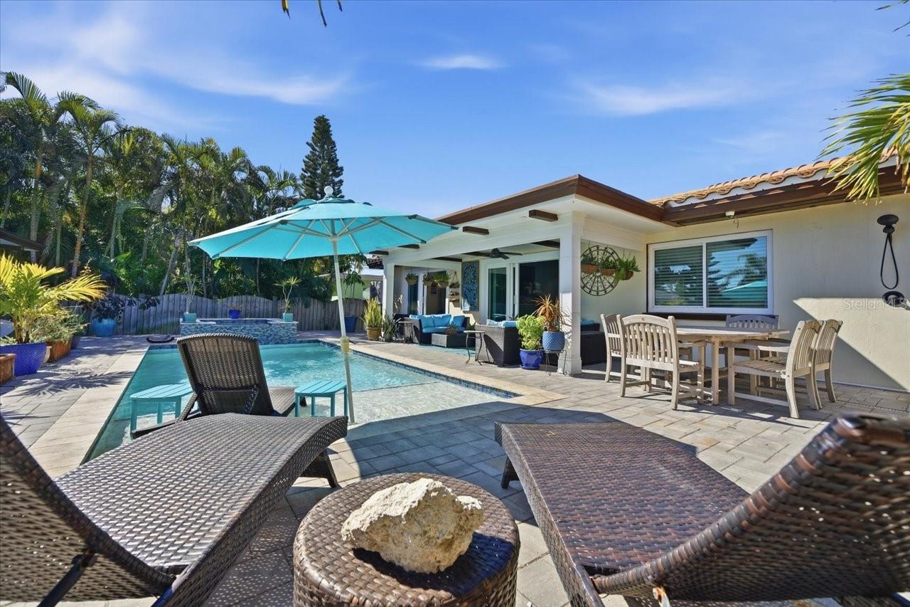 Image 53 of 75 For 937 Bruce Avenue