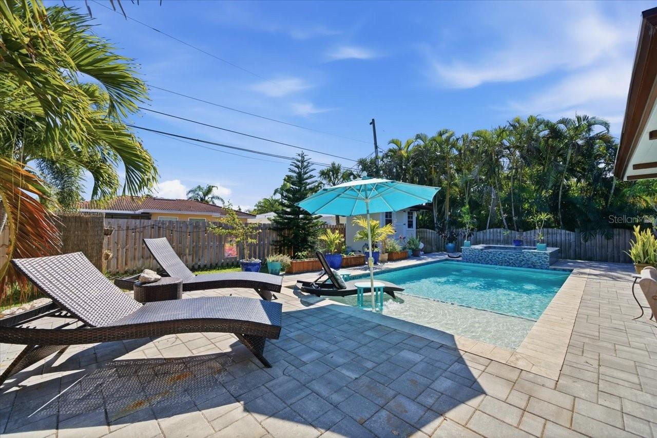 Image 55 of 75 For 937 Bruce Avenue