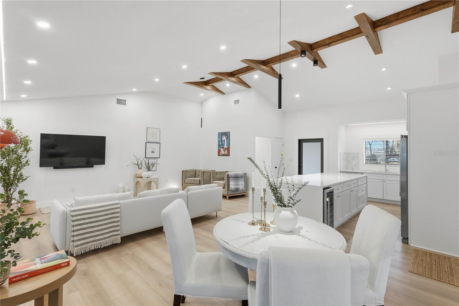 Listing photo id 17 for 2846 Pinellas Point Drive S