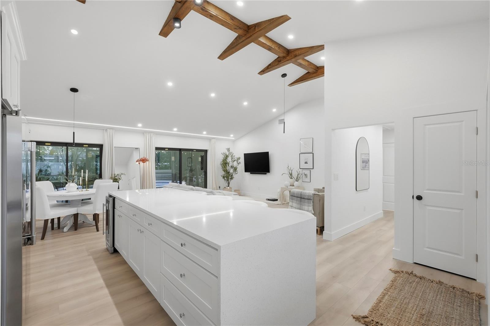 Listing photo id 0 for 2846 Pinellas Point Drive S