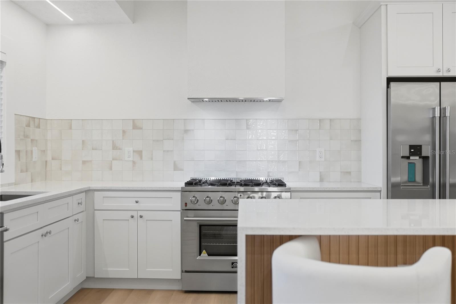 Listing photo id 24 for 2846 Pinellas Point Drive S