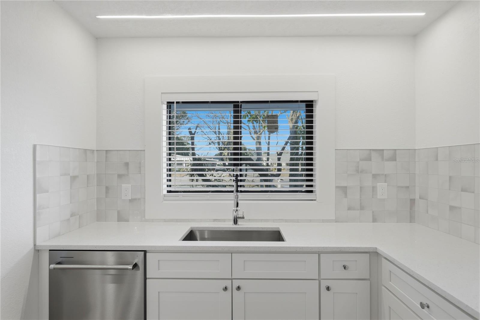 Listing photo id 27 for 2846 Pinellas Point Drive S