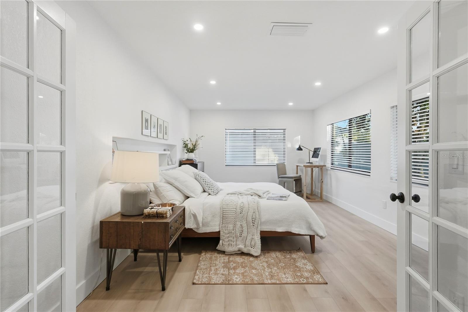 Listing photo id 29 for 2846 Pinellas Point Drive S