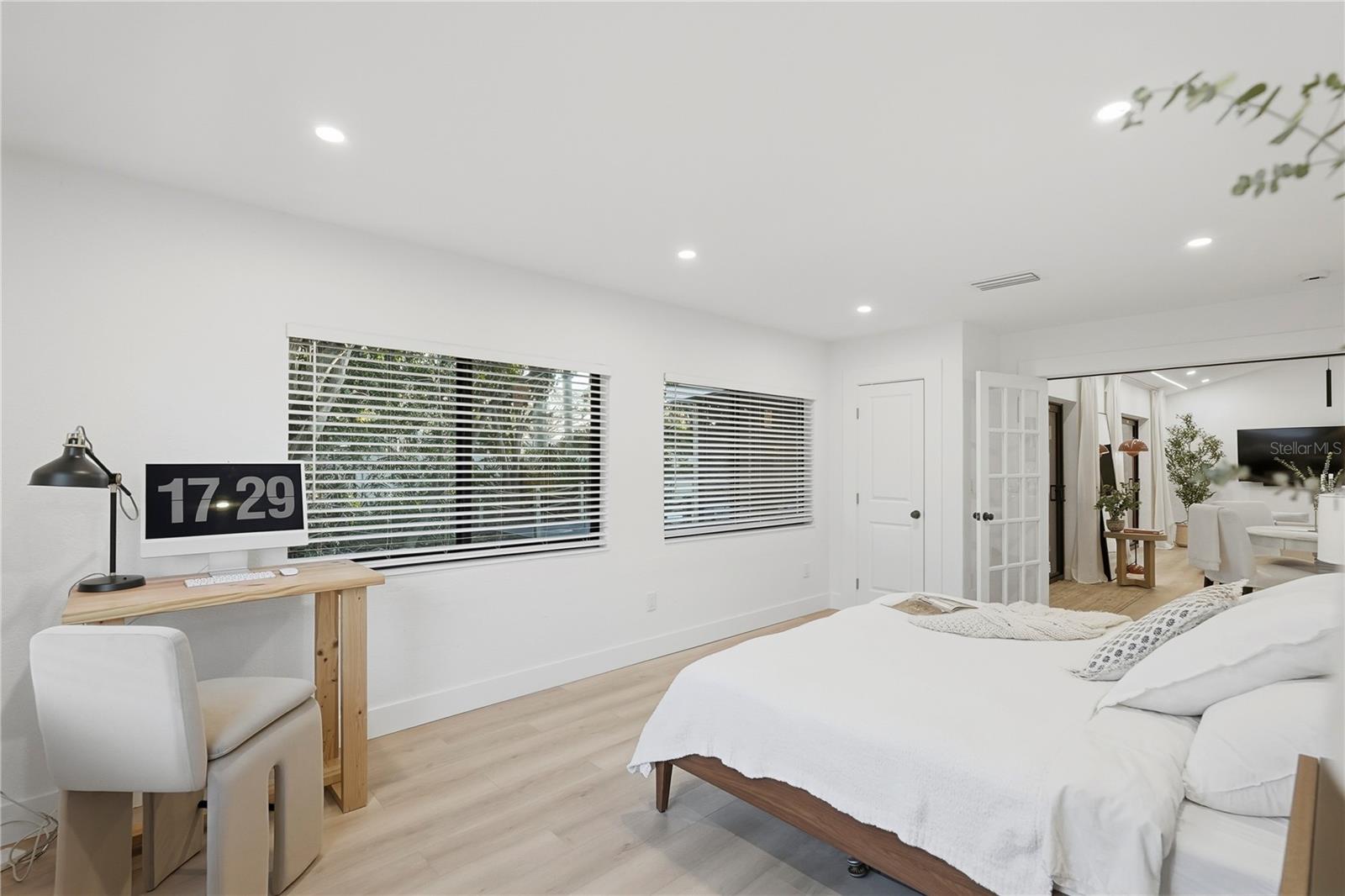 Listing photo id 33 for 2846 Pinellas Point Drive S