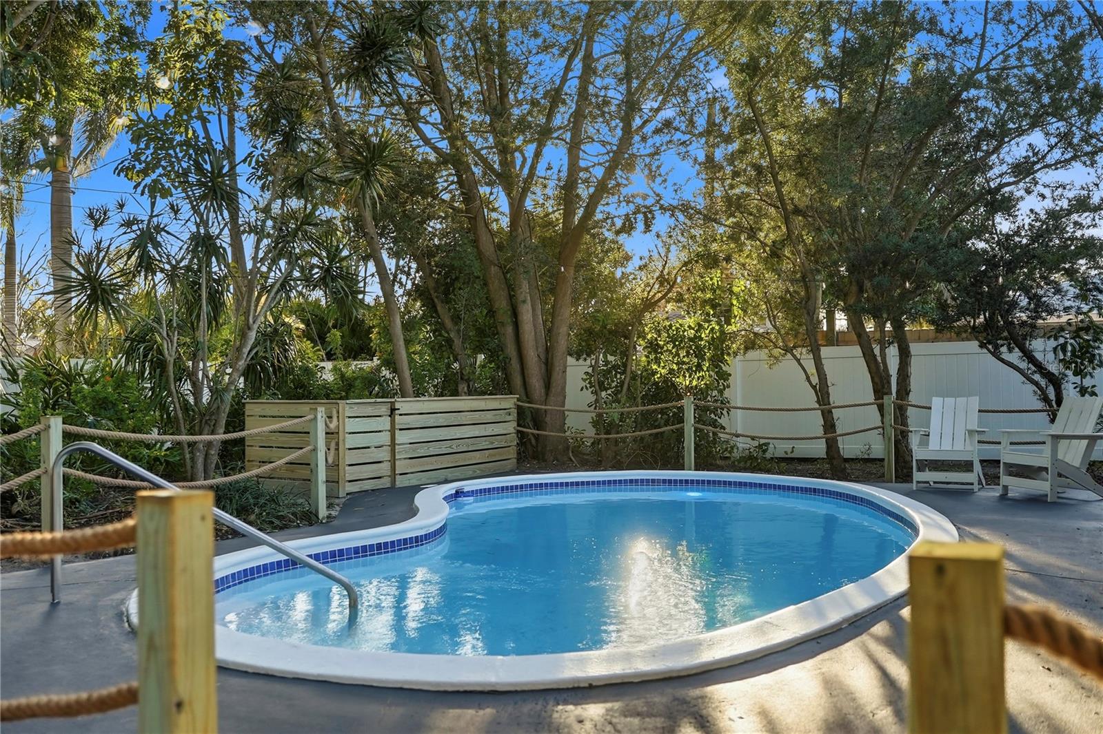 Listing photo id 3 for 2846 Pinellas Point Drive S